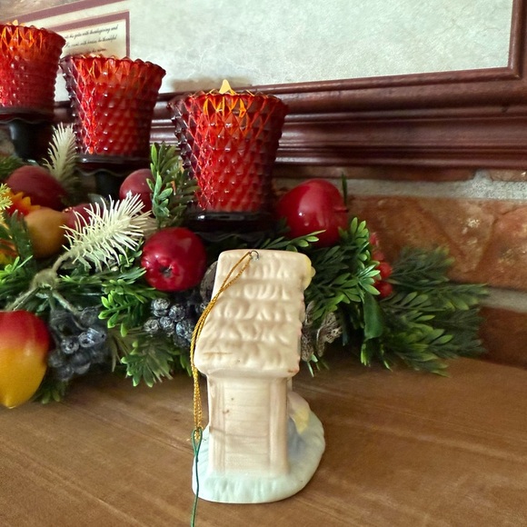 Vintage 1998 Enesco Precious Moments Porcelain Nativity Scene Ornament - Picture 2 of 6